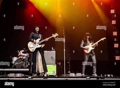 Khruangbin Hi Res Stock Photography And Images Alamy