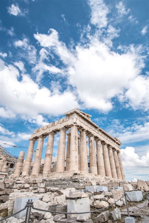 11 Famous Greek Landmarks You Must See
