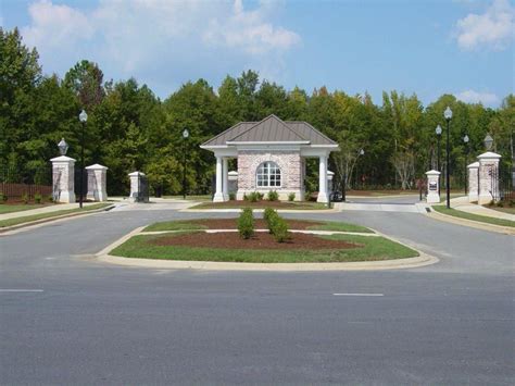 Maybe you would like to learn more about one of these? Pin by TATUIR Empreendimentos on Community Entrance ...