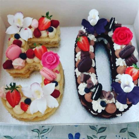 Au premier ajout, mélangez la crème et le chocolat à la maryse, en. Number Cake "bi goût" Fraises et chocolat. | Cake chocolat, Chocolat
