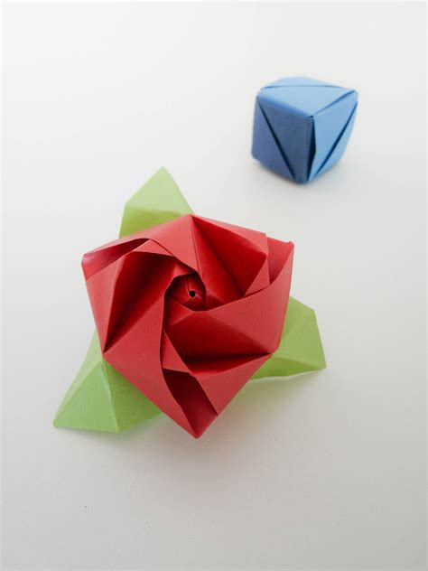 Pin By Jennifer Hateley On Origami With Images Origami Magic Rose