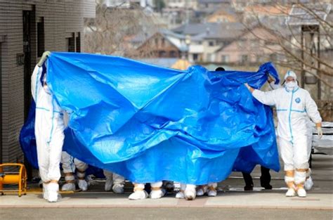 workers step in radioactive water at japan s nuclear plant ieee spectrum