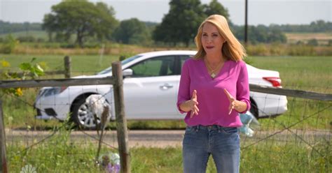 Andrea Canning Previews On The Outskirts Of Town