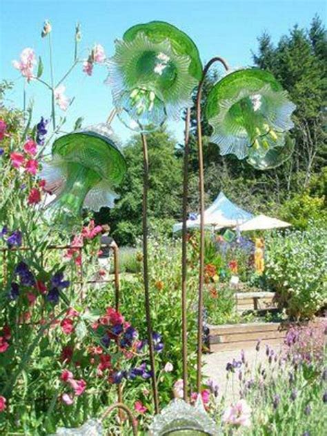 October's flower is the hop. Low-budget DIY Garden Art Flowers