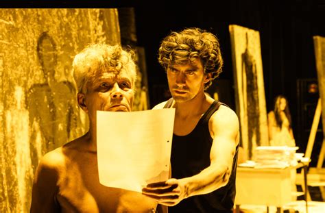 Homecultuurde triomf van laatbloeier alfred birney. De tolk van Java door Hummelinck Stuurman Theaterbureau ...