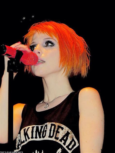 Hayley Williams The Best Part About This Is Shes Wearing A Twd Shirt