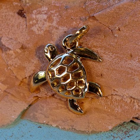 18ct Gold Turtle Pendant DeMe Designs