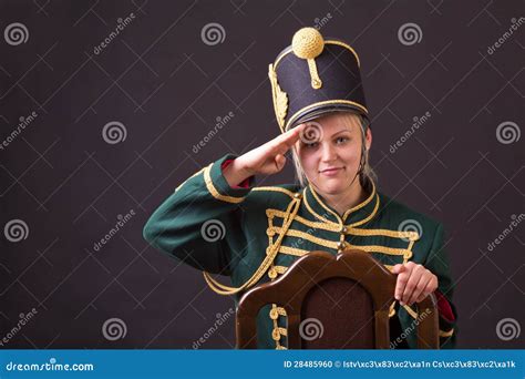 Mujer Húngara Del Húsar Foto De Archivo Imagen De Armado 28485960