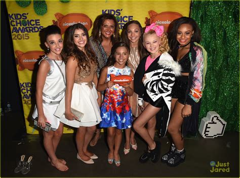Maddie Ziegler And Dance Moms Cast Win At The Kids Choice Awards 2015