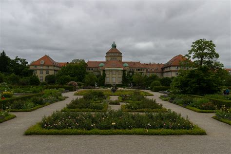 Ein ausflug lohnt sich aber gerade besonders, weil ihr neben unzähligen kakteen. Botanischer Garten München Foto & Bild | architektur ...