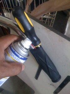 In this video i show you how easily remove the rubber handlebar grips from your bicycle and how to install them. How to Remove Your Handlebar Grips in One Piece : 3 Steps ...