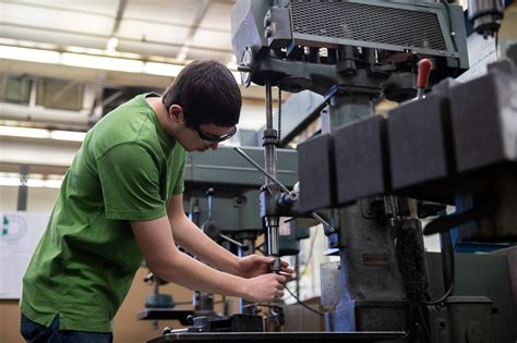 Need For Manufacturing Workers Sparks Joint Apprenticeship Program