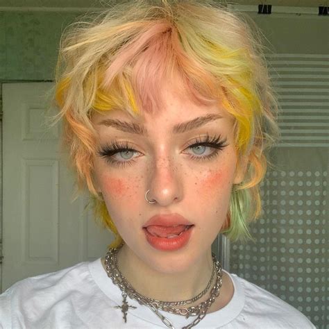 Eve 🍑s Instagram Profile Post In 2020 Aesthetic Hair Mullet Haircut