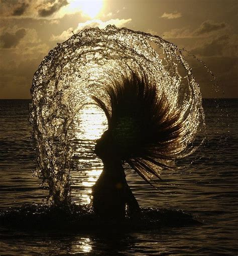 Wave Hair Flip Beach Photography Poses Summer Photography Artistic