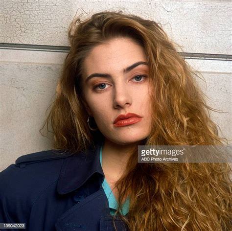Madchen Amick Twin Peaks Photos And Premium High Res Pictures Getty Images