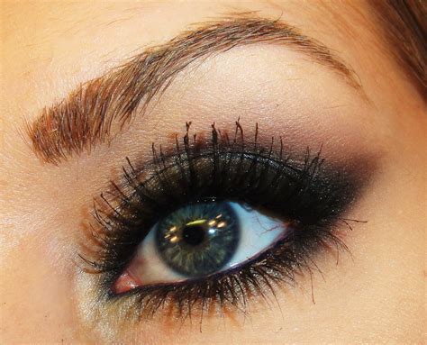 Her attention to detail, product knowledge, and overall. Agoraffoviagr: Midnight Black Cat Eye Makeup Tutorial: Naked 2 Palette