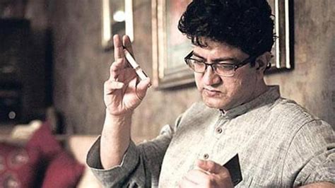 Who Is Prasoon Joshi Learn More About The New Cbfc Chief Pahlaj