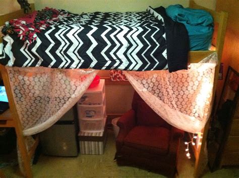 Mounds of pillows, delicate writing, and your name up in lights.it doesn't get much better than this! Dorm Decor | Dorm room crafts, Dorm room decor diy, Dorm ...