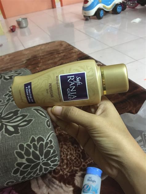 Tightens pores with rose water. Safi Rania Gold Toner reviews