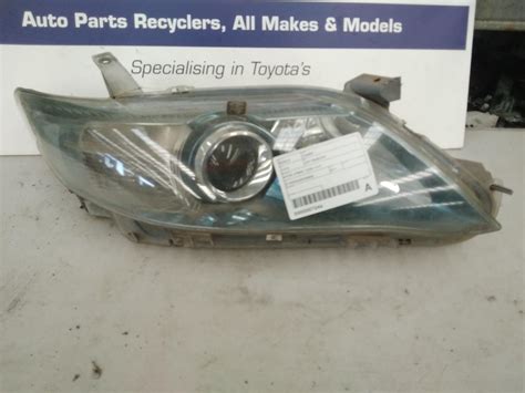 Toyota Camry Right Headlamp Ahv Hybrid Mmm