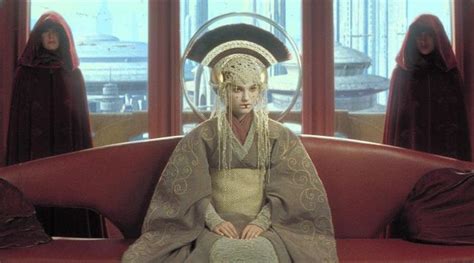 El Atuendo De La Reina Padme Amidala Natalie Portman En Star Wars 1