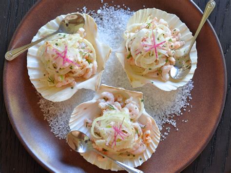 Top with additional hot sauce and avocado slices if desired. Shrimp Salad Appetizer | Amy Glaze's Pommes D'Amour