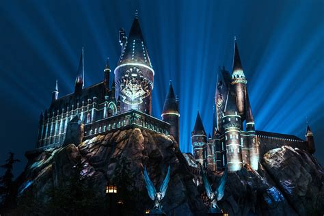 The Nighttime Lights At Hogwarts Castle Coming To Universal Orlando