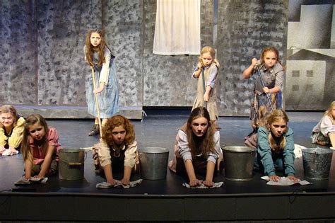 Childrens Playhouse Opens ‘annie Jr This Weekend Daily Inter Lake