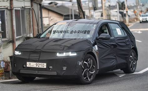 Hyundai has unveiled its ioniq 5 electric vehicle, aiming to redefine the electric mobility lifestyle. Hyundai IONIQ 5 Interior Leaked - Korean Car Blog