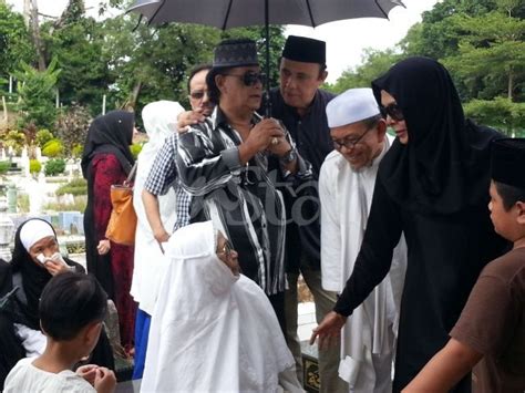 Uji rashid, hail amir merayu asmara. Allahyarham Ahmad Idris Tempat Artis Rujuk Masalah ...
