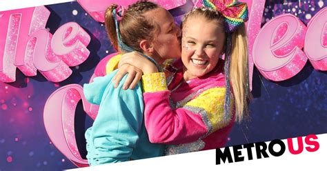 Jojo Siwa And Girlfriend Kylie Prew Look Loved Up As They Kiss At J