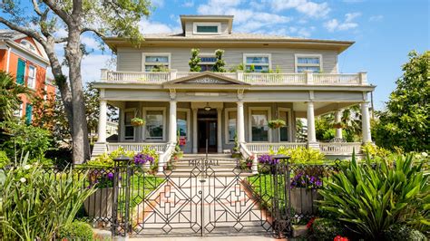 Revitalizing Charm: How to Transform a New Orleans Fixer-Upper into a