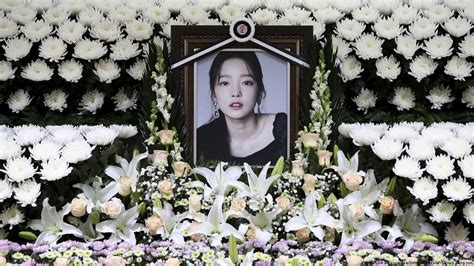 S Korea Celebrity Suicides Put Focus On Gender Inequality Dw 0211