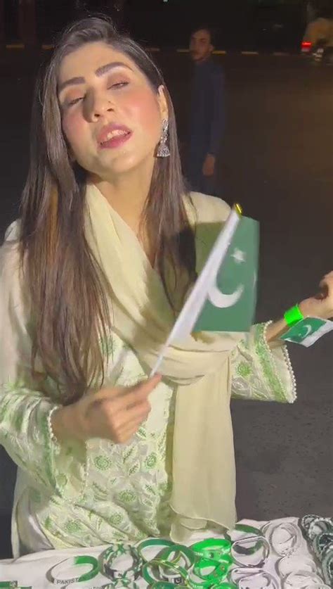 Hina Parvez Butt On Twitter فتنہ خان کو چھوڑ کر میری طرف سے سب کو جشن آزادی مبارک