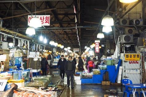 Noryangjin Fisheries Wholesale Market 노량진수산시장 Trippose