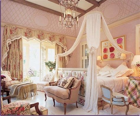 35 Fabulous Canopy Beds In Stunning Bedroom Interiors