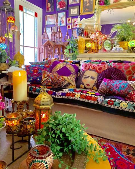 Charming Boho Living Room Decorating Ideas With Gypsy Style35 Homishome