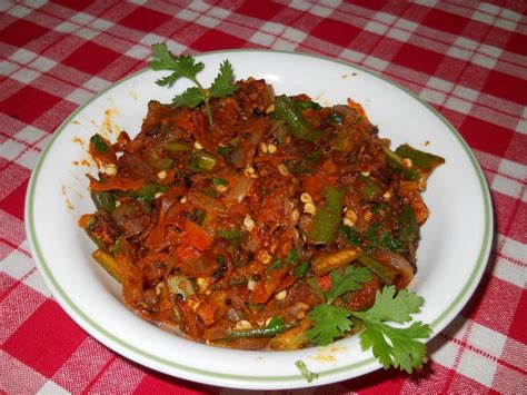 Sukhi bhindi, stuffed bhindi with paneer, pyazwali bhindi, crispy masala bhindi, bhinda ni kadhi, achaari dahi bhindi, bhindi raita, bhindi til ka achaar, bhindi mappas, bhindi in. Recipes: Lady's finger vendakkai curry