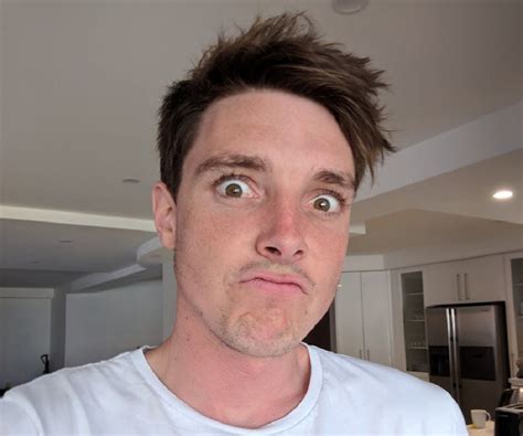 Lazarbeam Height Girlfriend Age Weight And Records Sportitnow