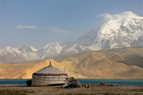 Nach dem zusammenbruch der sowjetunion wurde die strasse auch für ausländer pamirgebirge. Pamir-Gebirge - eine Ode an die Natur - New Silk Road Blog