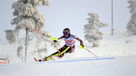 Slalom, ski race that follows a winding course between gates (pairs of poles topped with flags), devised by british sportsman arnold lunn (later sir arnold lunn) in the early 1920s. Ski-Alpin-Weltcup 2019/20 heute in Live-Stream + TV: So sehen Sie den Slalom der Herren aus ...
