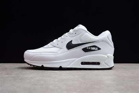 nike air max 90 essential white black 325213 131 men s running shoes
