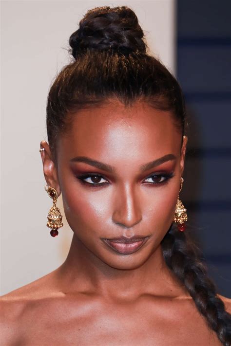 Zendaya Makeup Gold Makeup Looks Jasmine Tookes Dark Skin Beauty