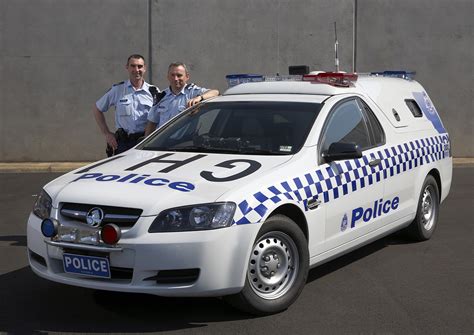 Visit diecastmodelswholesale.com superstore and save | police diecast model cars 1/18 1/24 1/12 1/43 1/64 model cars. Holden launches new Divisional Van for Victoria Police ...