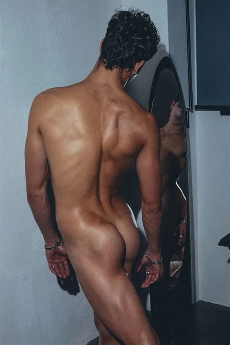 OMG He S Naked Brazilian TV Actor And Model Jhona Burjack OMG BLOG