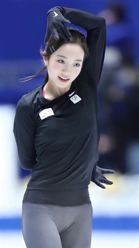ボード「スポーツ女子」のピン in 2022 girls in leggings korean girl fashion athletic women