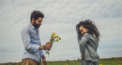 Tapi nggak hanya 50 gombalan maut ini saja, kamu juga bisa lihat lanjutan gombalan maut di bawah ini. 50 Kalimat Gombalan Maut 2020 Bikin Baper dan Meleleh ...