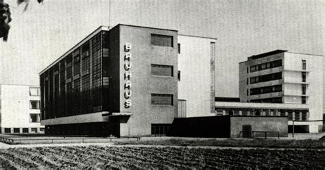 Edificio De La Bauhaus En Dessau Walter Gropius Clásicos De La