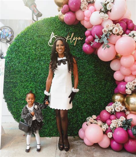 Kenya Moore Shows Off Daughter Brooklyns Fashion Style