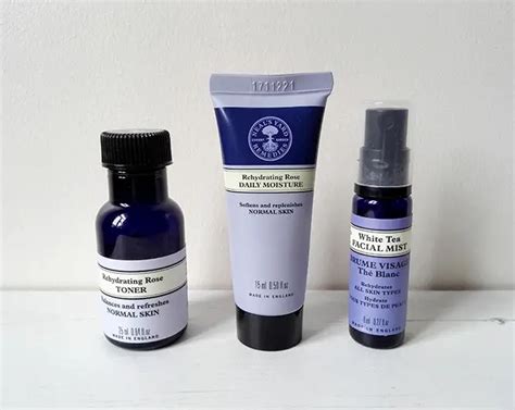 Neals Yard Remedies Review Rehydrating Rose Daily Moisture Rehydrating Rose Toner And White Tea